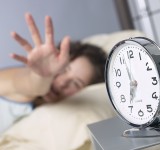 Is Repeately Hitting The Snooze Button A Bad Idea? (VIDEO)